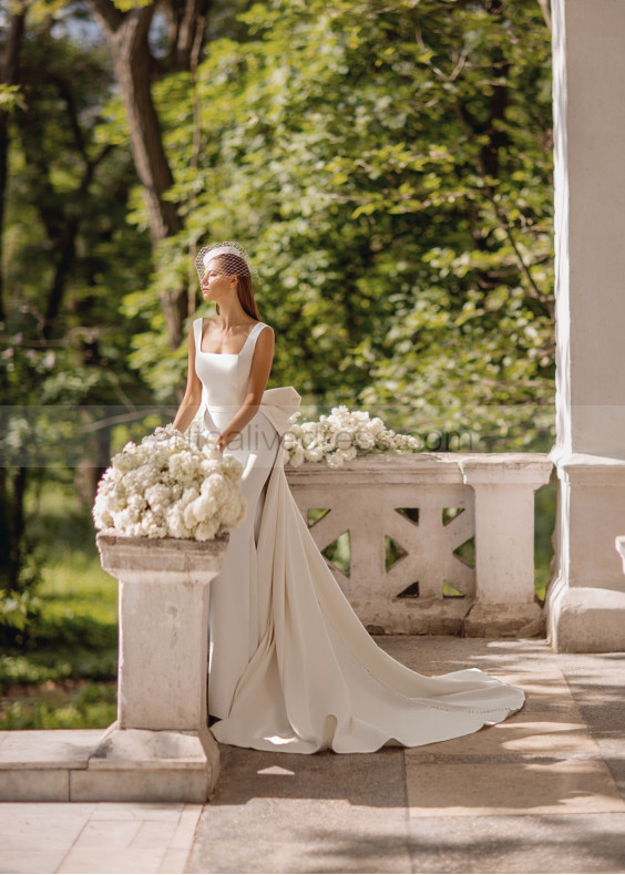 Square Neck Ivory Satin Open Back Wedding Dress